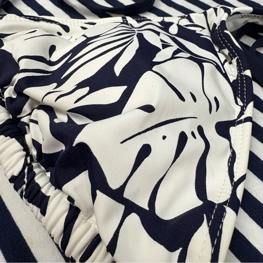 LA BLANCA Navy White Leaf Print Bikini Top Size 4 - Picture 3 of 10